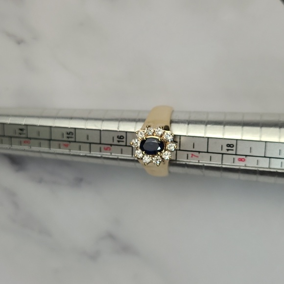 14KT YELLOW GOLD DIAMOND AND SAPPHIRE RING - Picture 14 of 15